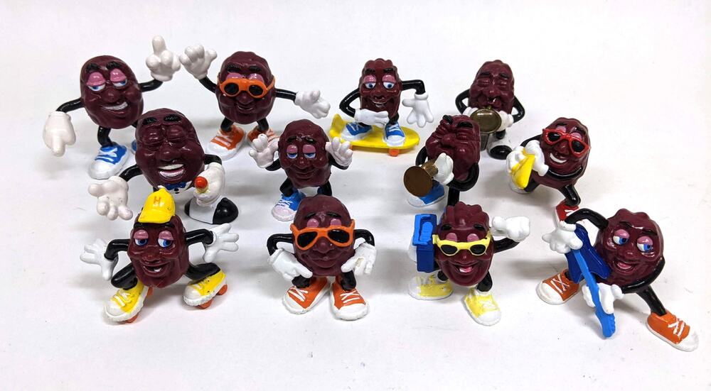 Mixed lot of 12 Vintage 1980s 2" California Raisins in different poses